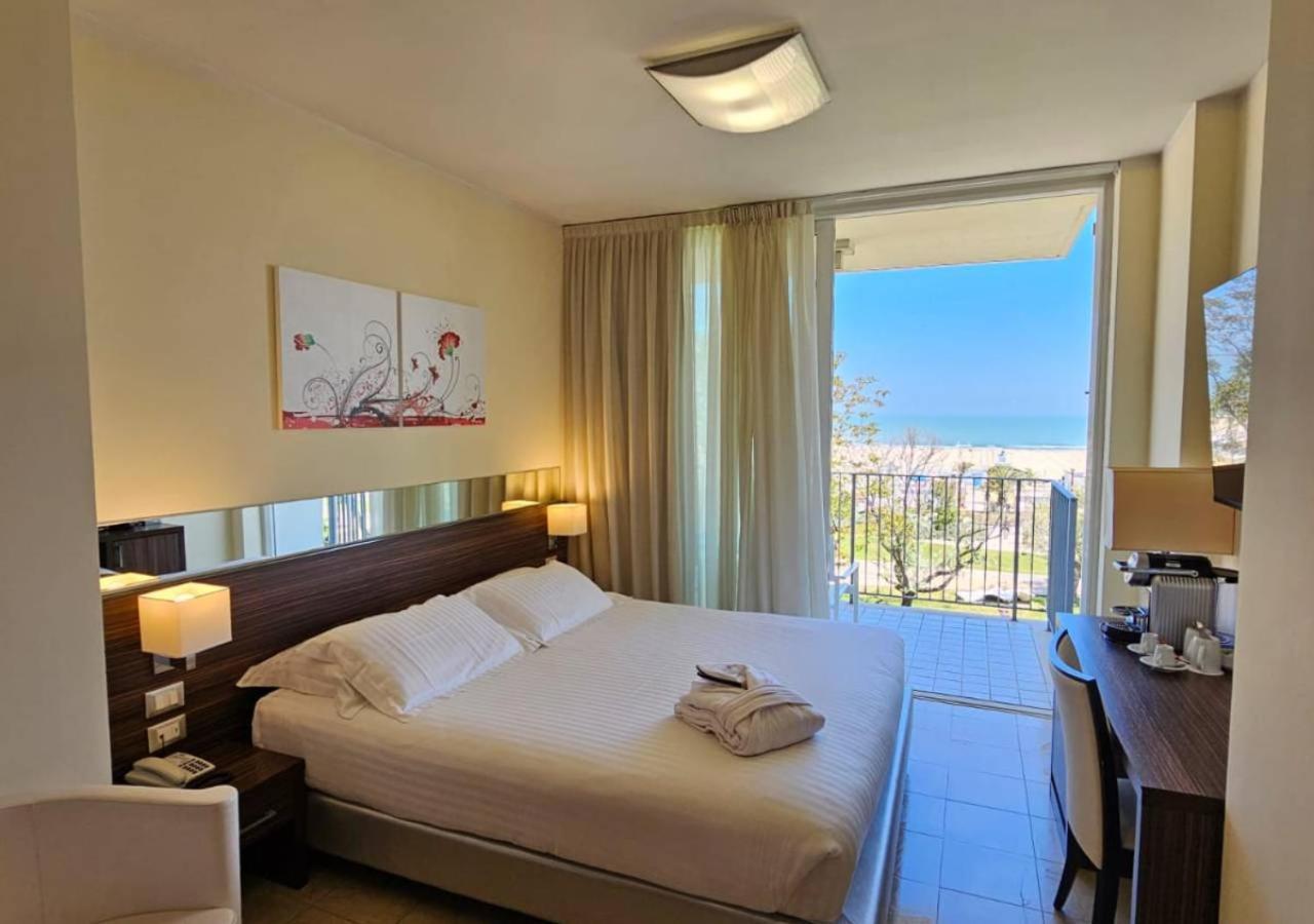 Mercure Rimini Lungomare Esterno foto