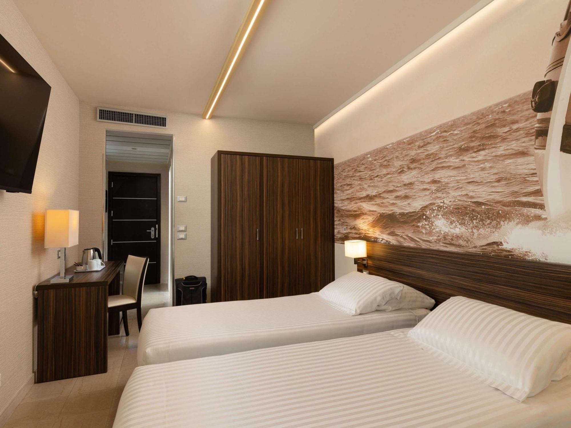 Mercure Rimini Lungomare Esterno foto