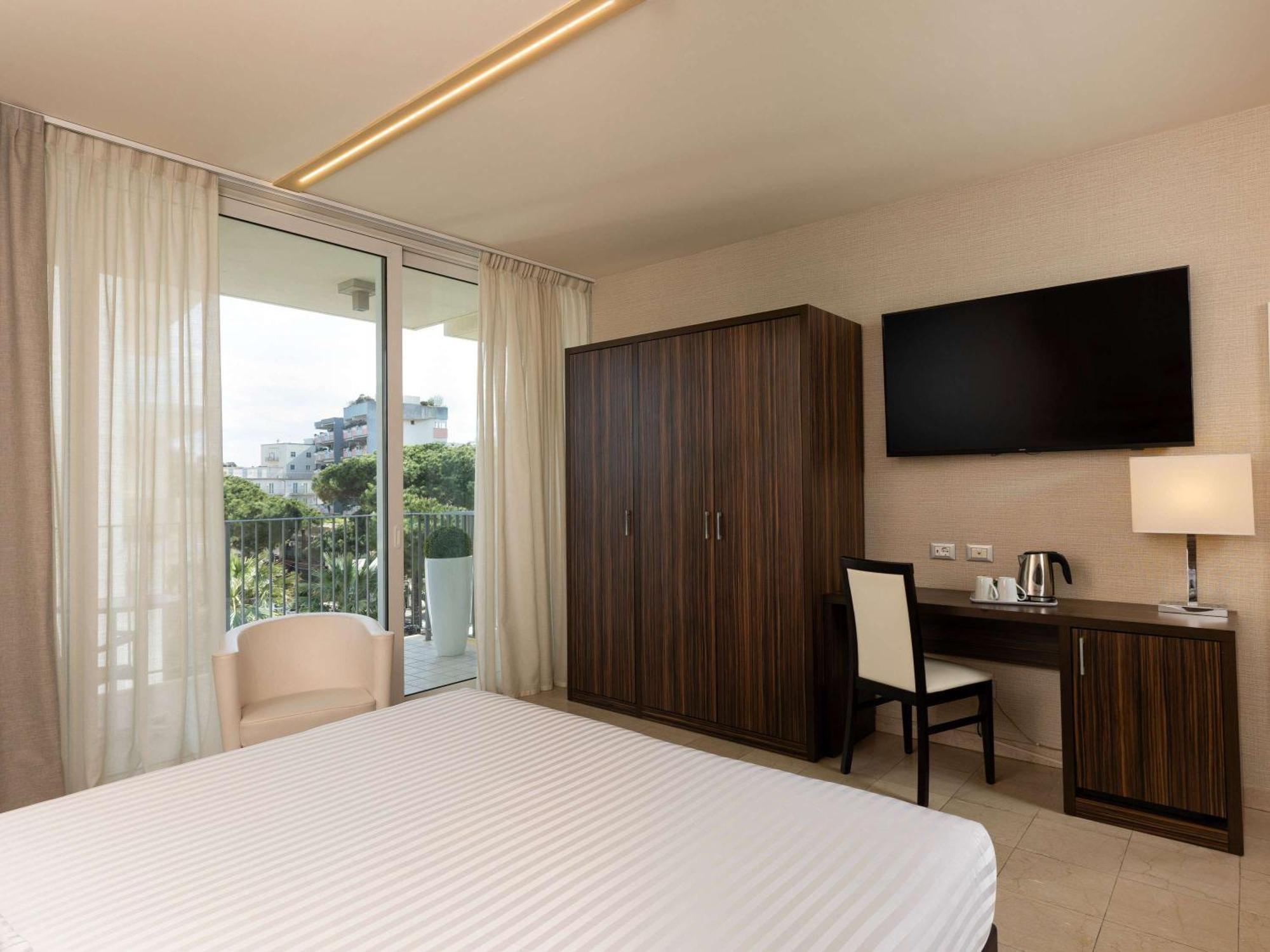 Mercure Rimini Lungomare Esterno foto