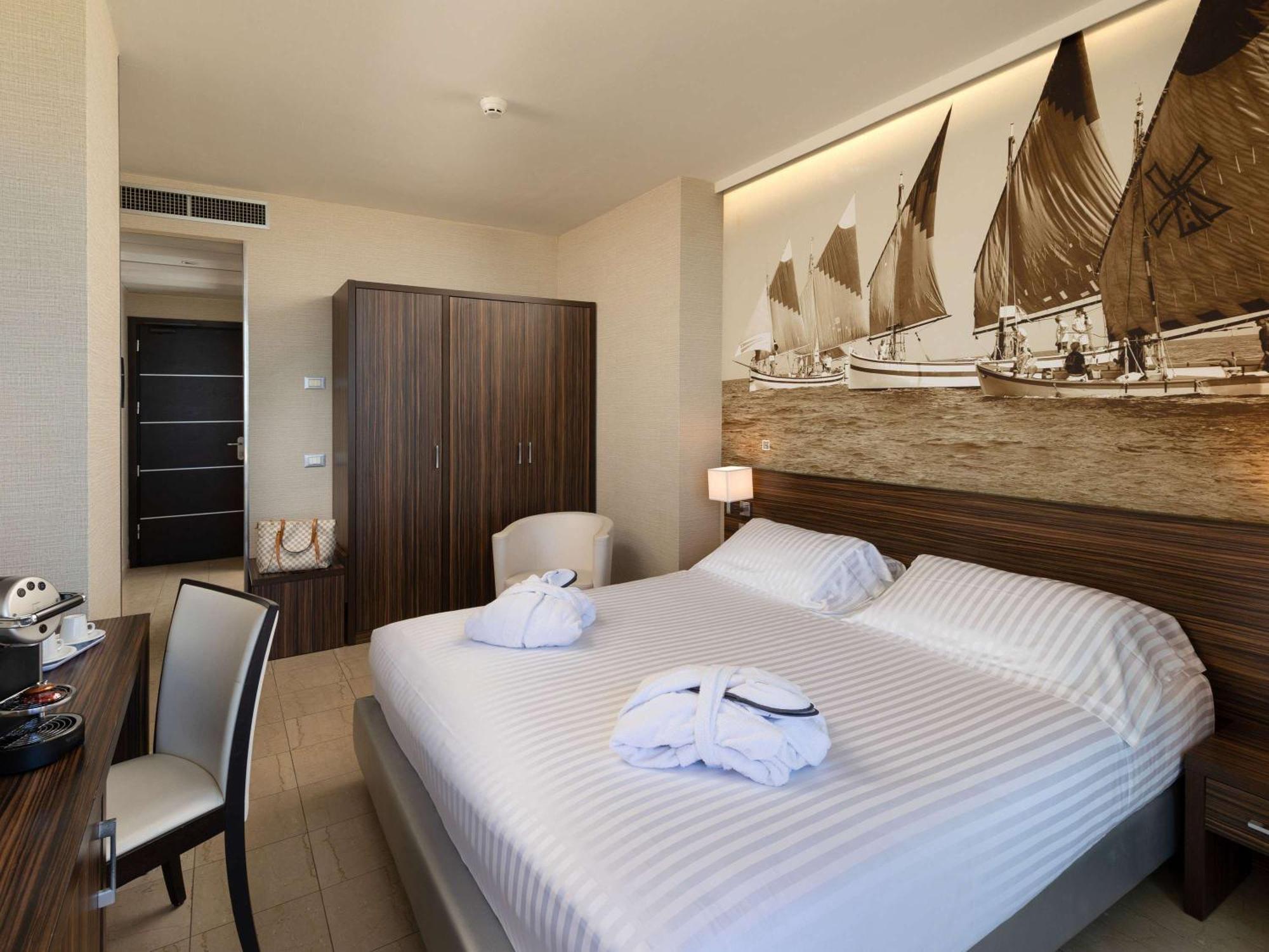 Mercure Rimini Lungomare Esterno foto