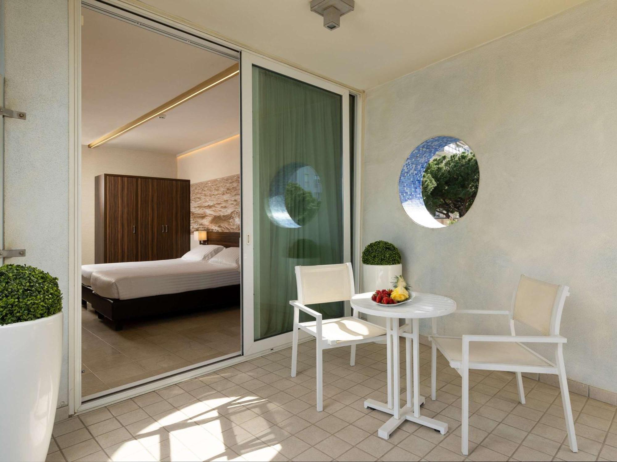 Mercure Rimini Lungomare Esterno foto