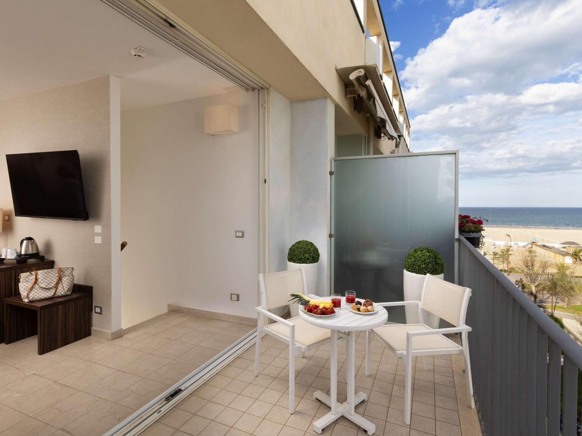 Mercure Rimini Lungomare Esterno foto