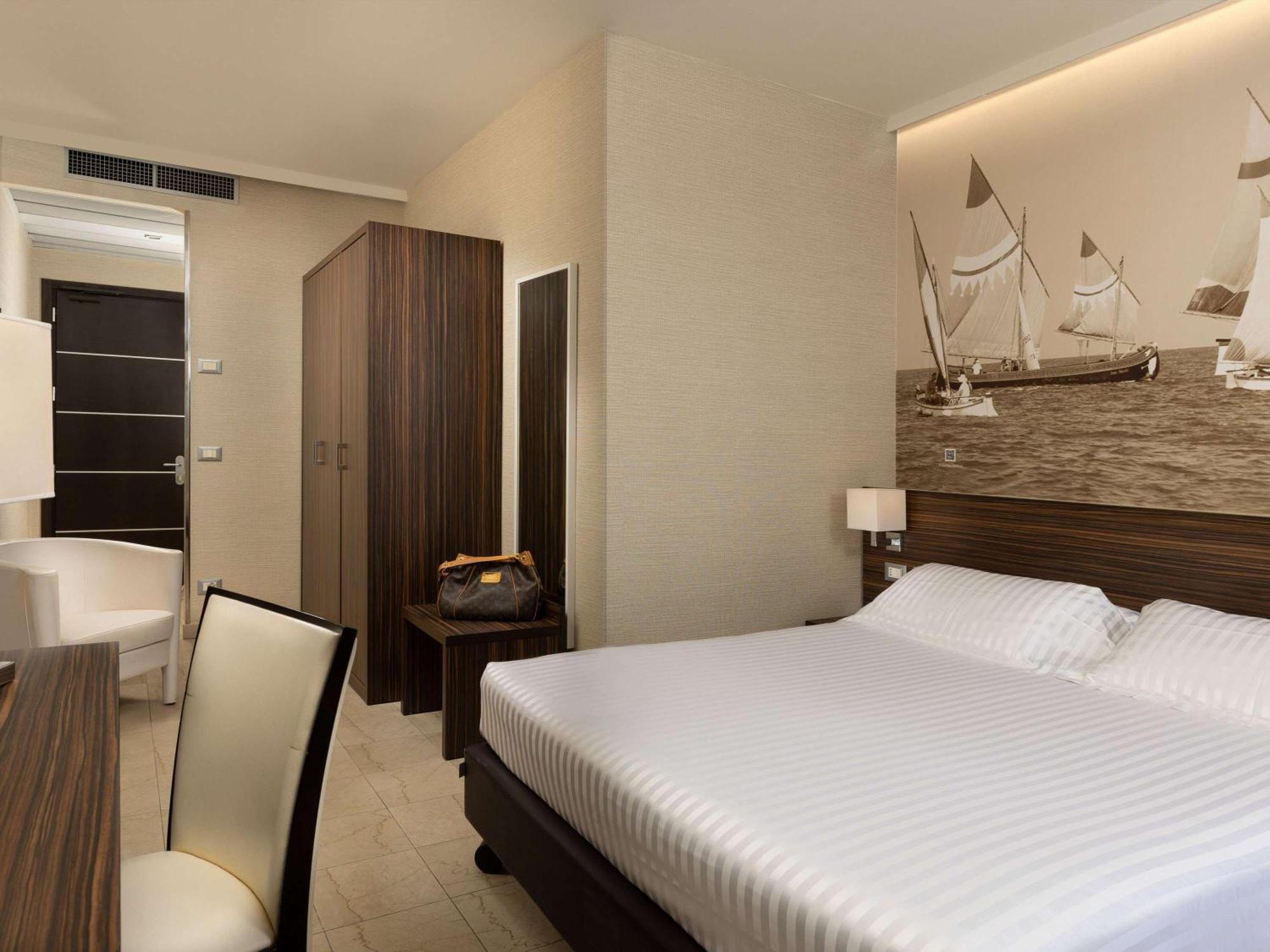 Mercure Rimini Lungomare Esterno foto