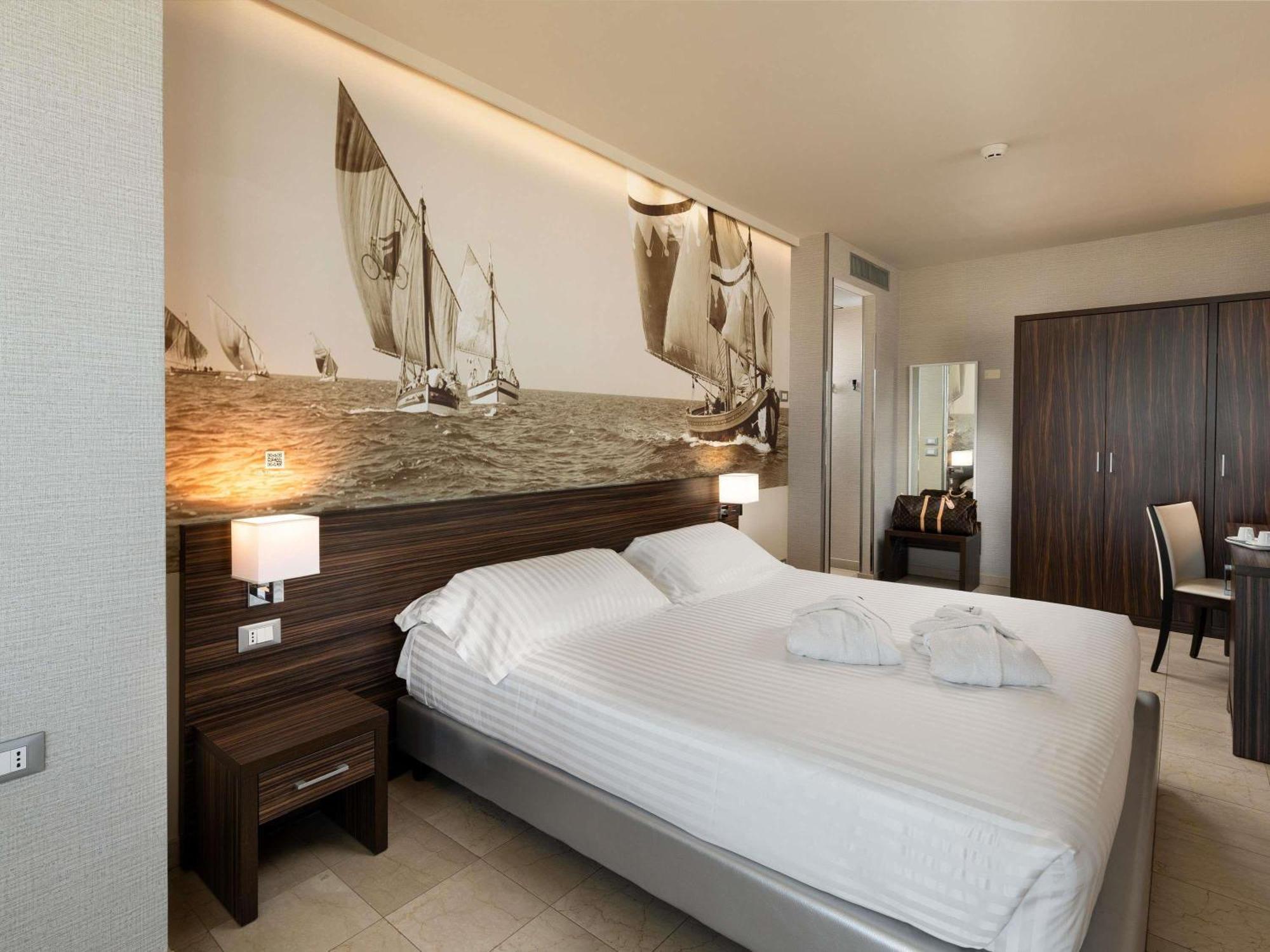 Mercure Rimini Lungomare Esterno foto