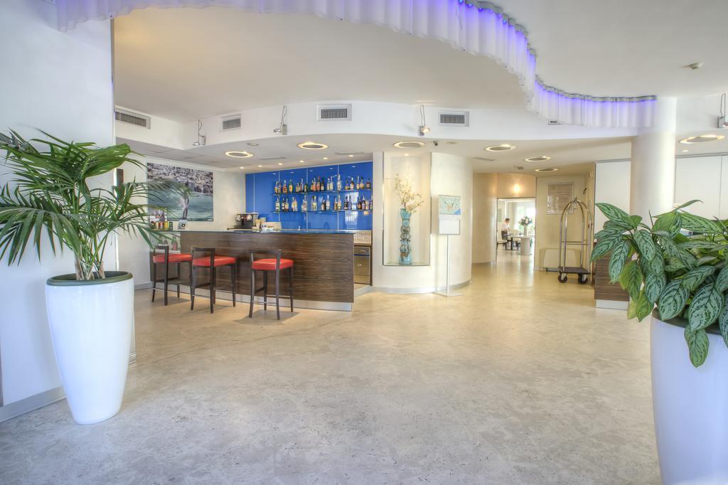 Mercure Rimini Lungomare Esterno foto