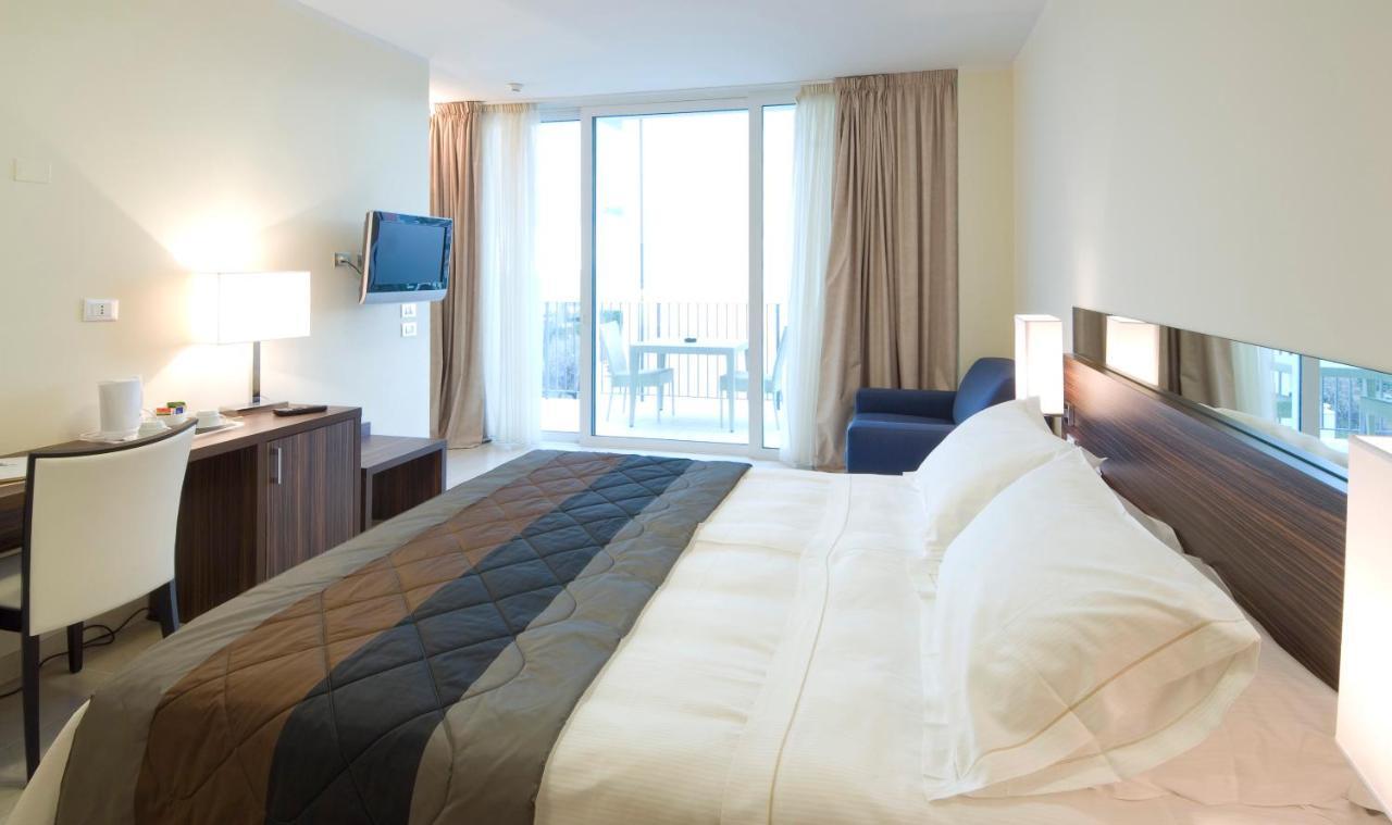 Mercure Rimini Lungomare Esterno foto